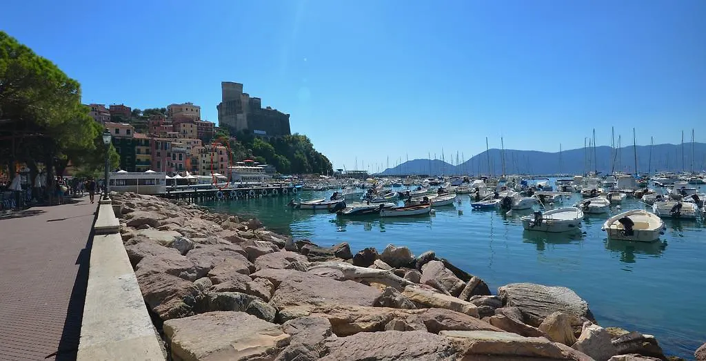 Al Molo Sea View Rooms Lerici 0*,
