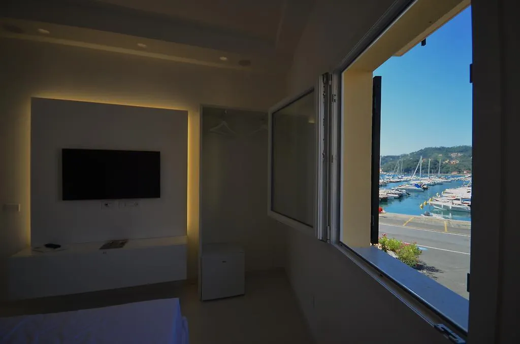 Pensionat Al Molo Sea View Rooms Lerici