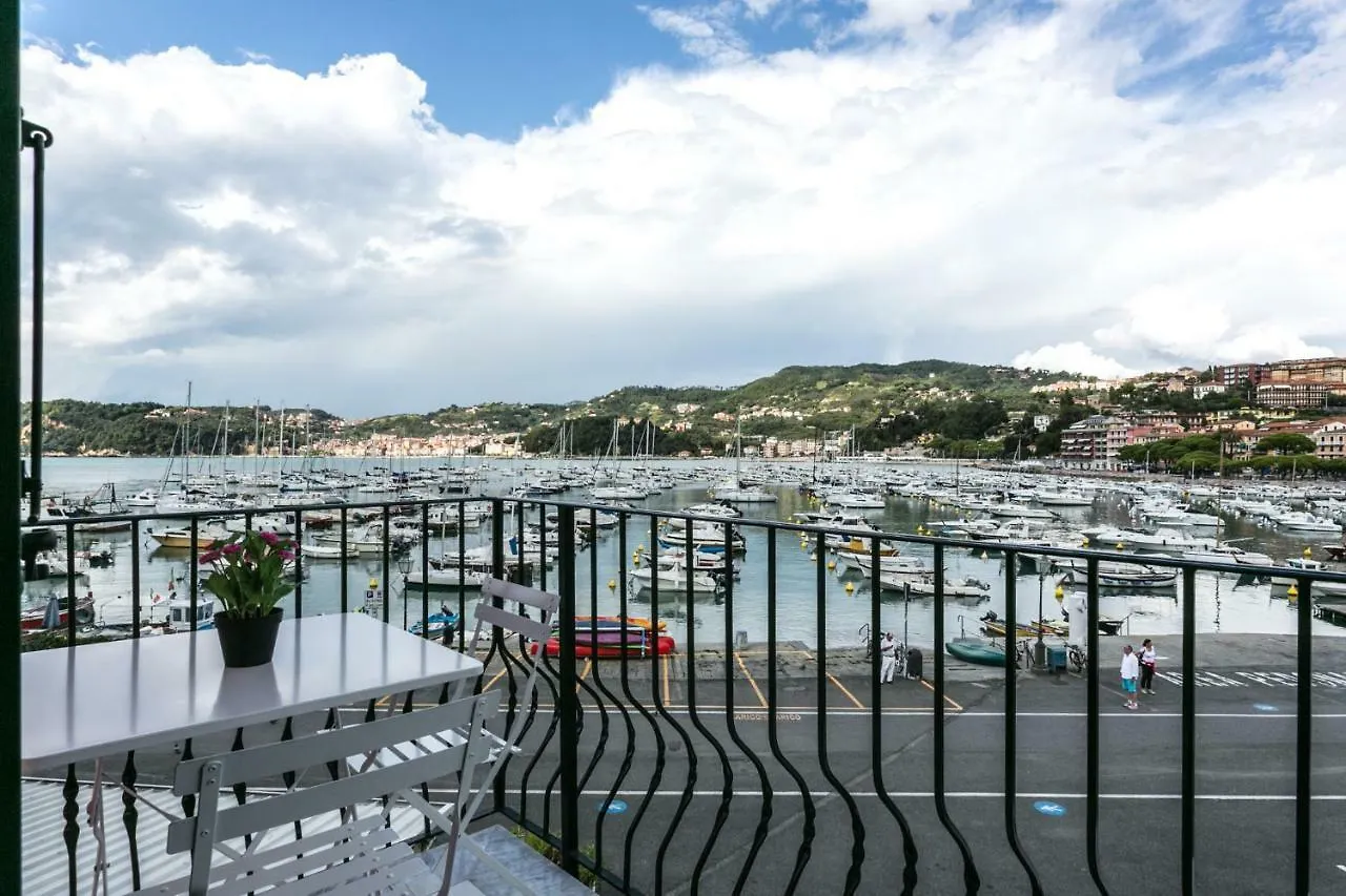 Al Molo Sea View Rooms Lerici Italy