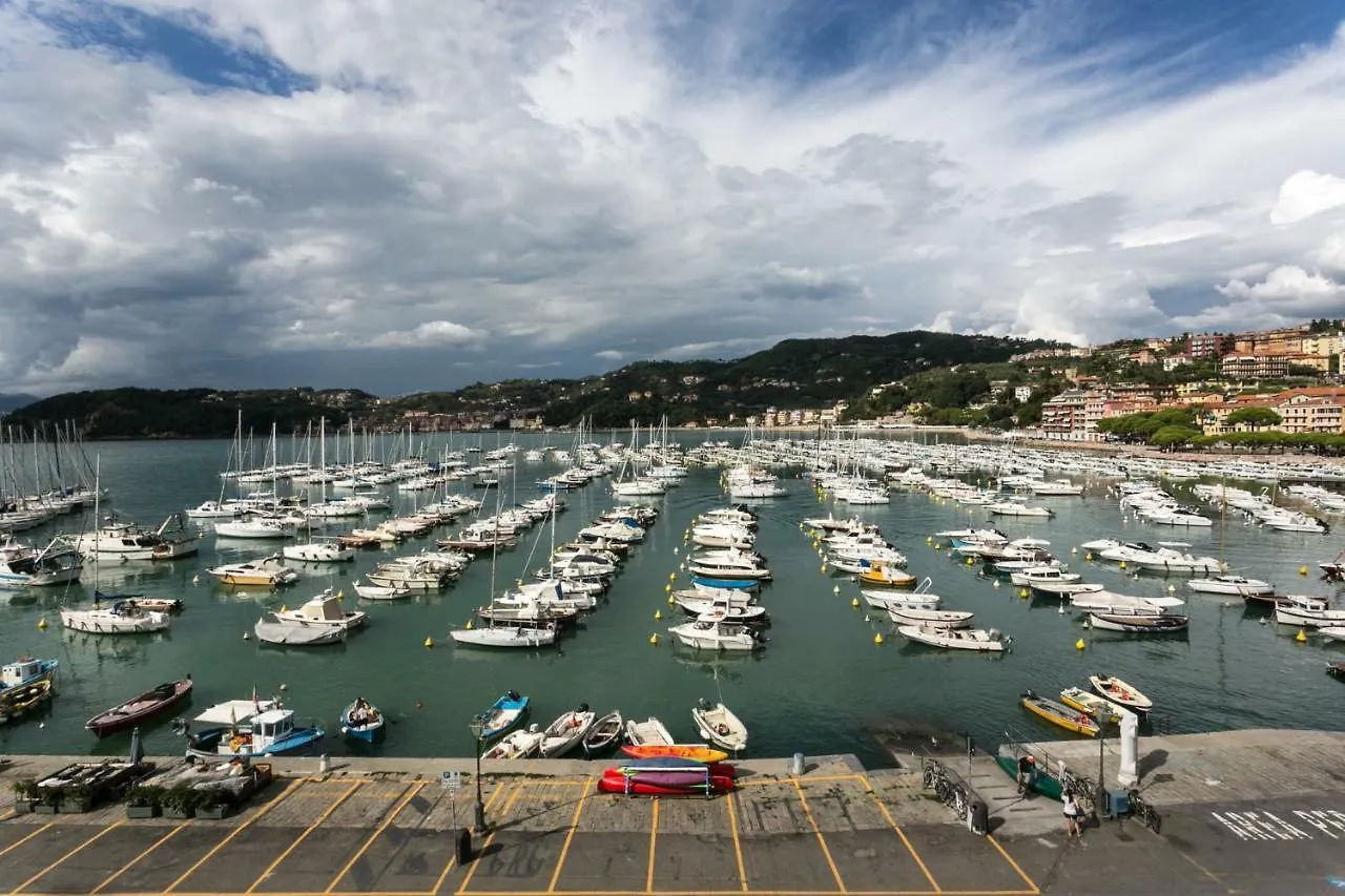 Guest house Al Molo Sea View Rooms Lerici